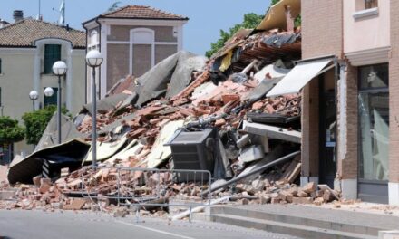 Terremoto Emilia Romagna: l’esercito dei volontari, eroi per caso