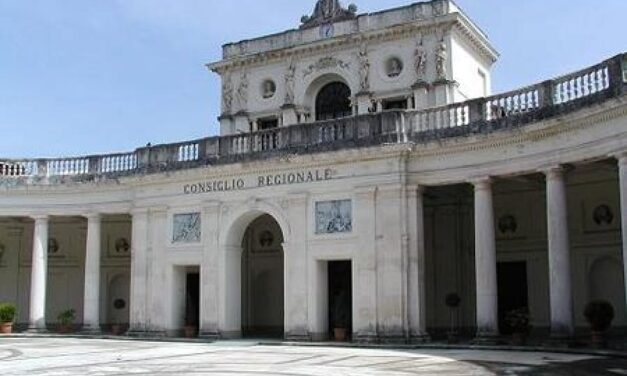 Inaugurazione XI Legislatura Consiglio regionale dell’#Abruzzo: la gaffe di #Marsilio che ammette di non essersi ancora dimesso dal Senato
