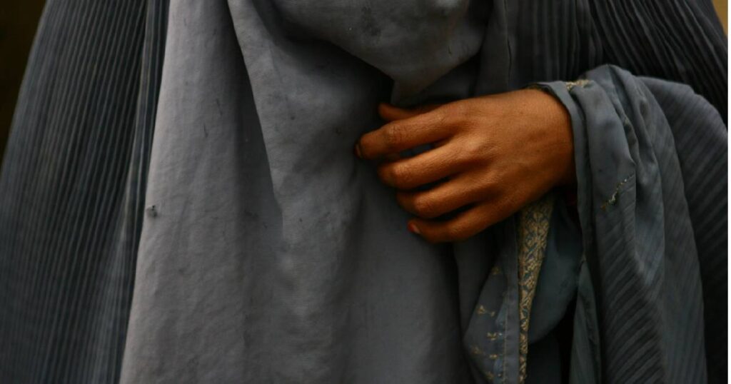 Talebani vietano i matrimoni forzati