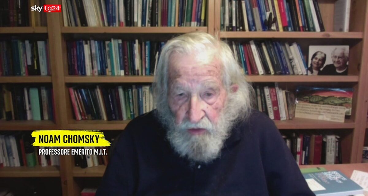 Noam Chomsky: «Siamo nel pieno di una guerra civile»