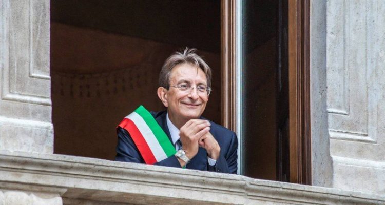 Cialente annuncia: “Renzi viene”. Ma subito dopo ammette: “l’ho solo sognato”