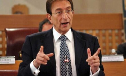 Il ministro Trigilia su La Stampa: “Il governo non è il bancomat del sindaco dell’Aquila”