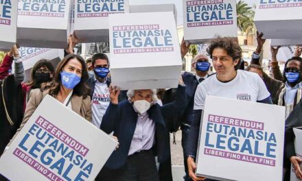 La Consulta boccia il referendum sull’eutanasia. Ora tocca al Parlamento