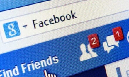 Due persone sono amiche su Facebook: e quindi? Amicizia e foto su Facebook non provano la commensalità abituale
