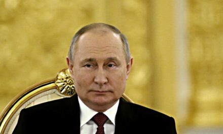 Putin celebra Pietro il Grande e si paragona a lui