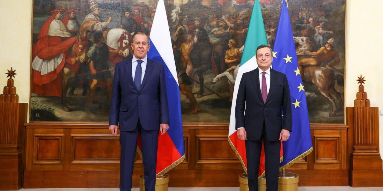 L’Ambasciata russa: quando i leader italiani stringevano la mano a Putin