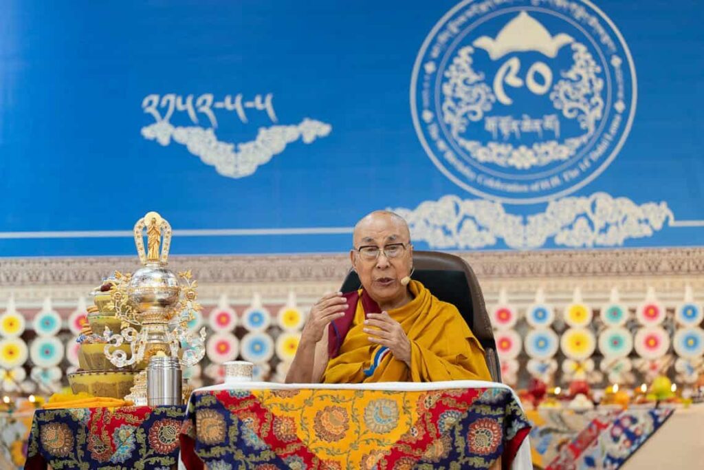 Il Dalai Lama svela i piani di successione: una sfida alla Cina Il Dalai Lama svela i piani di successione: una sfida alla Cina