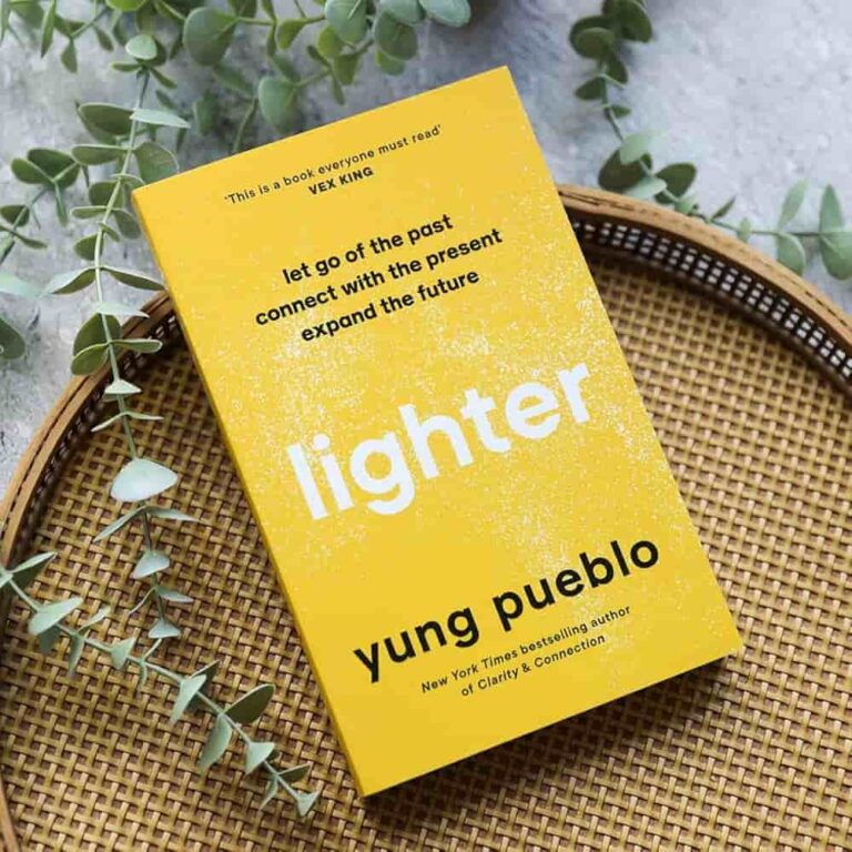 Lighter di Yung Pueblo: un viaggio verso la leggerezza interiore Lighter di Yung Pueblo