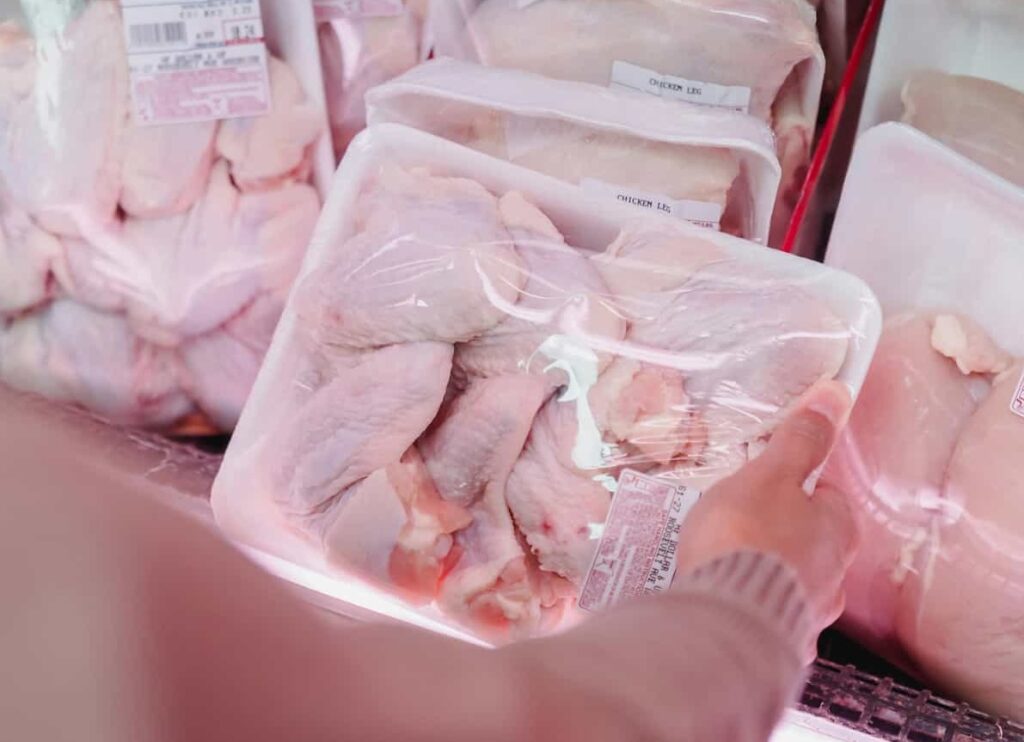 Carne fresca o ravvivata? Cosa accade davvero al banco del macellaio Carne fresca o ravvivata