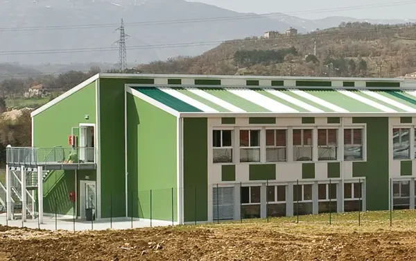 L'Aquila ha le scuole di carta
